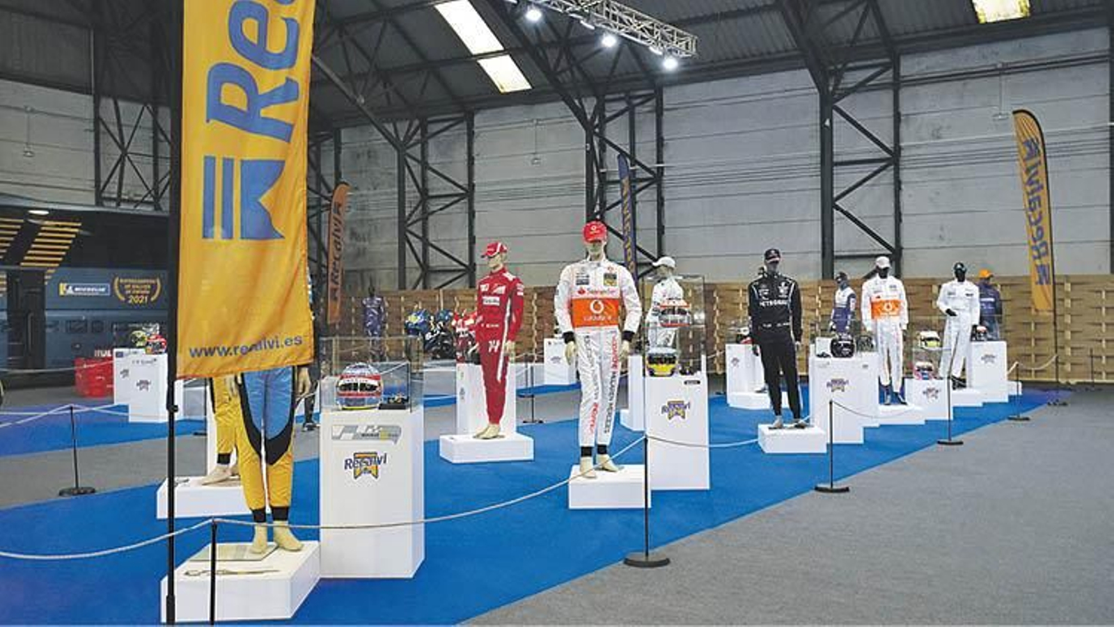 La Fundación Recalvi expone en el Salón del Automóvil casi todas las piezas que forman parte de su colección.