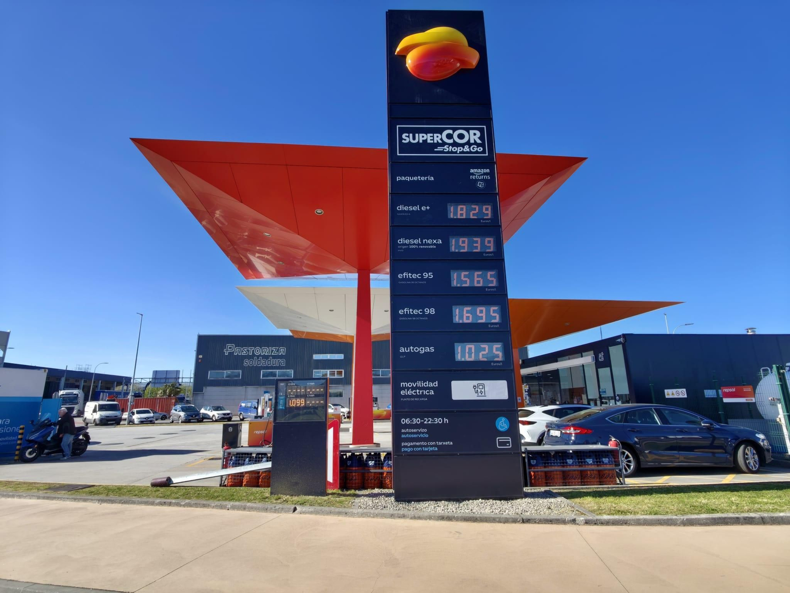 Los precios de los carburantes han entrado en una meseta desde que entraron en vigor las medidas del Gobierno.