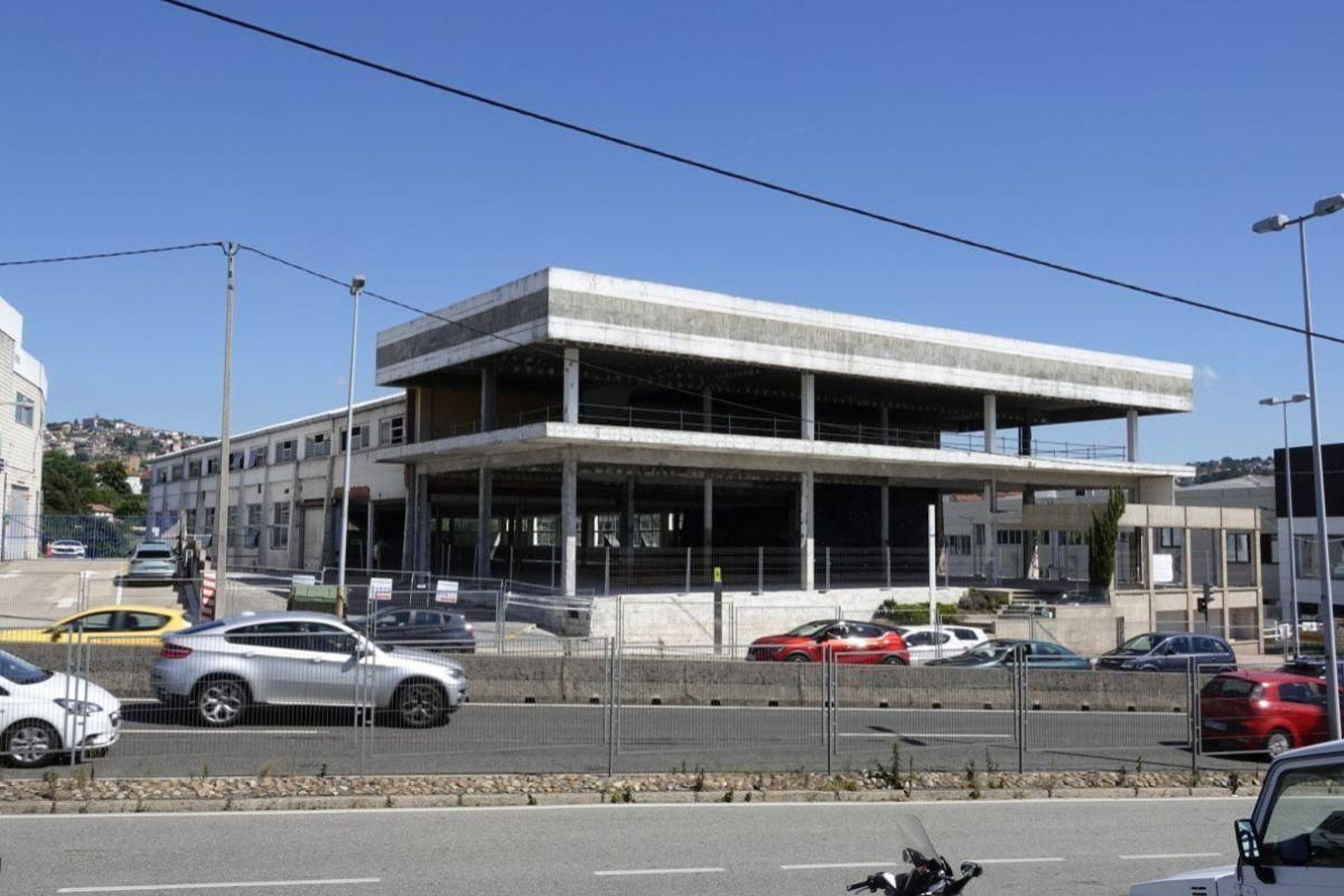 Nave en la Avenida de Madrid donde tendrá la nueva sede.