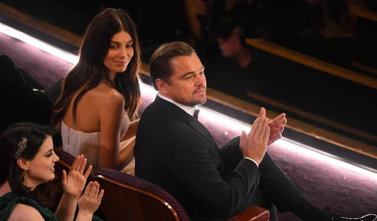 Leonardo DiCaprio y Camila Morrone en una de sus escasas apariciones públicas en la gala de los Premios Oscar del año 2020.