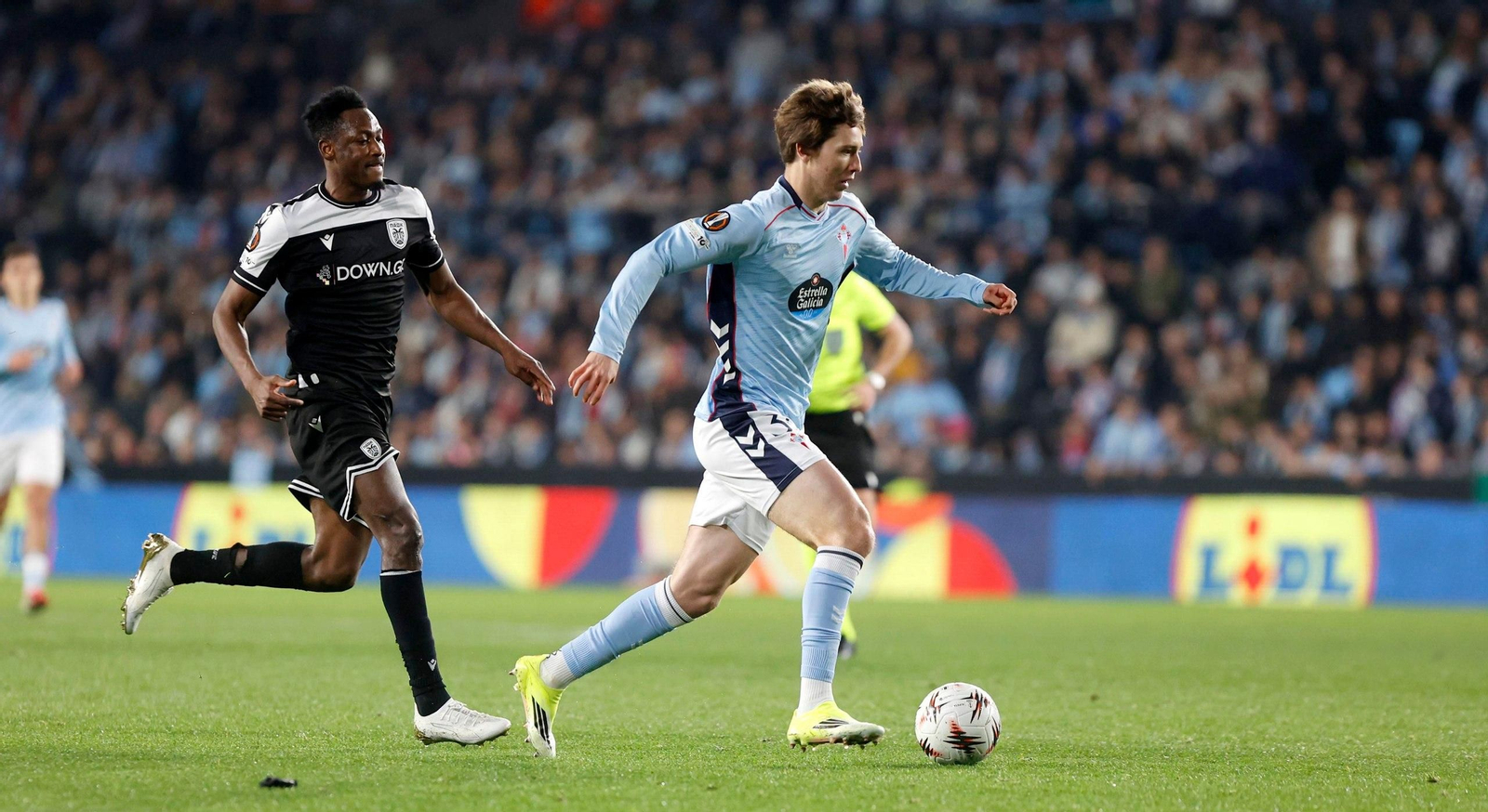 Galería | El Celta y el PAOK hacen vibrar Balaídos