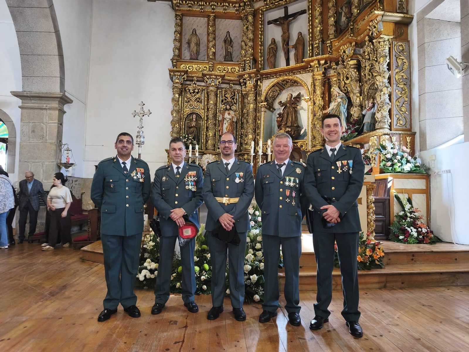 La Guardia Civil de O Bolo tras las misa.