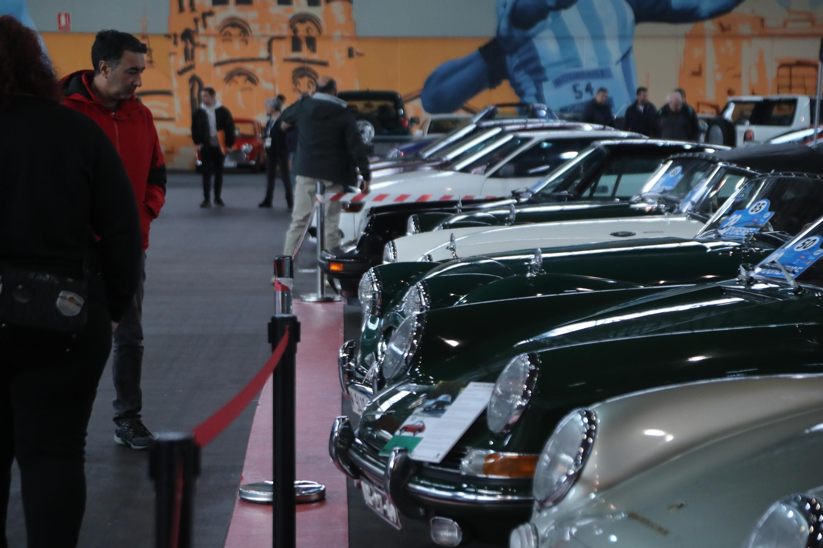 Galería | Más de un centenar de coches en el Salón del Automóvil Clásico