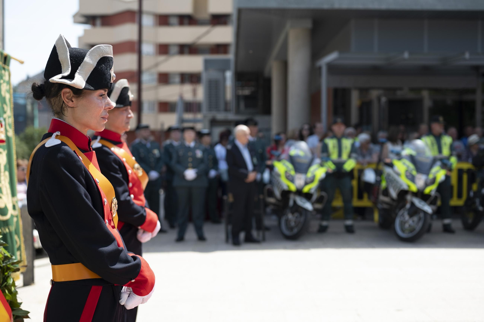 Galería | O Barco de Valdeorras se vuelca con el 182 aniversario de la Guardia Civil