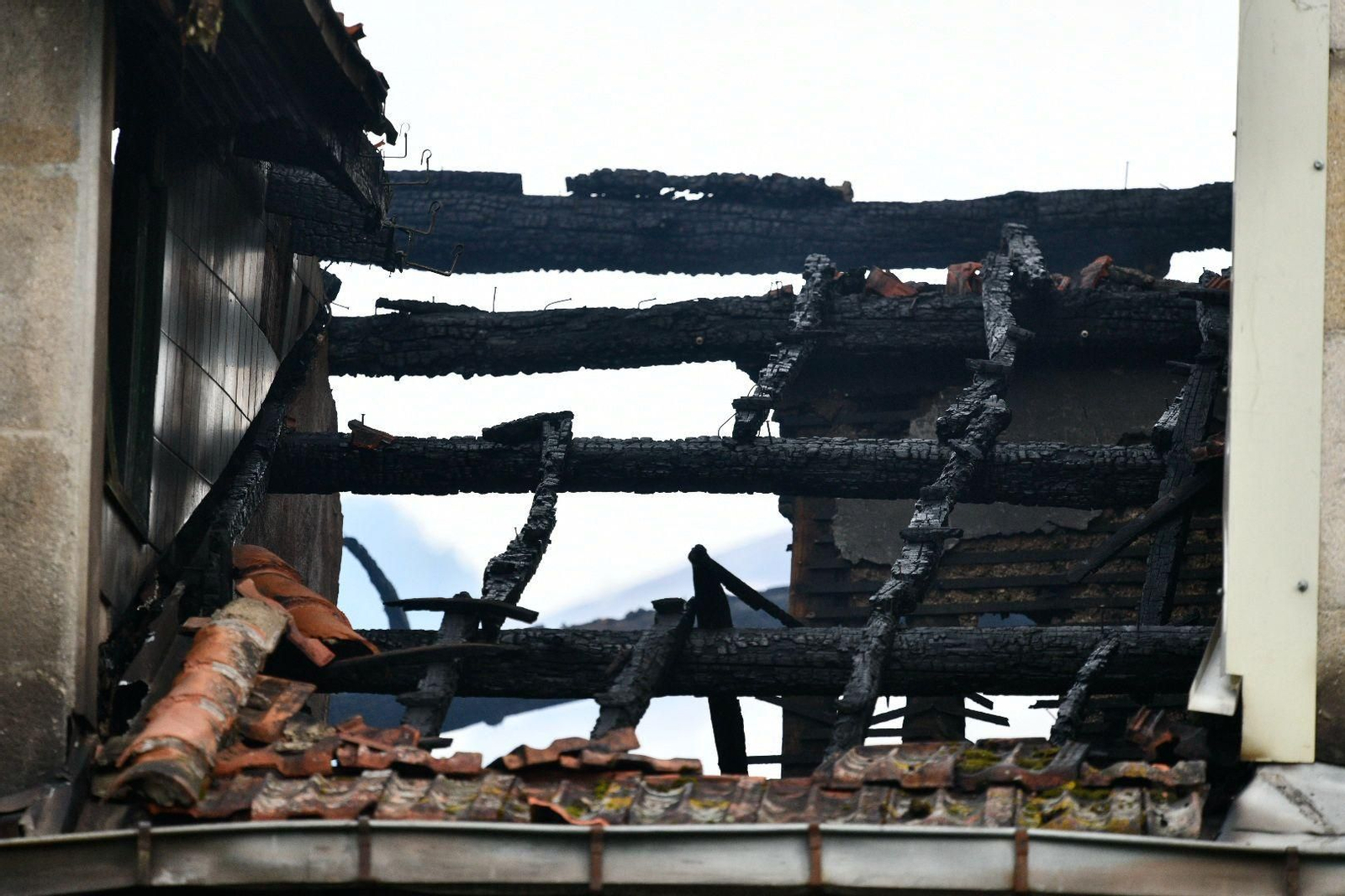 Galería | Así quedó la antigua Casa de Baños de Ourense tras el incendio