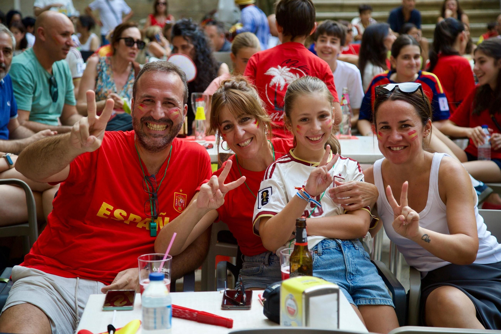 Galería | La provincia de Ourense se tiñe de rojo para apoyar a España en la final del Mundial