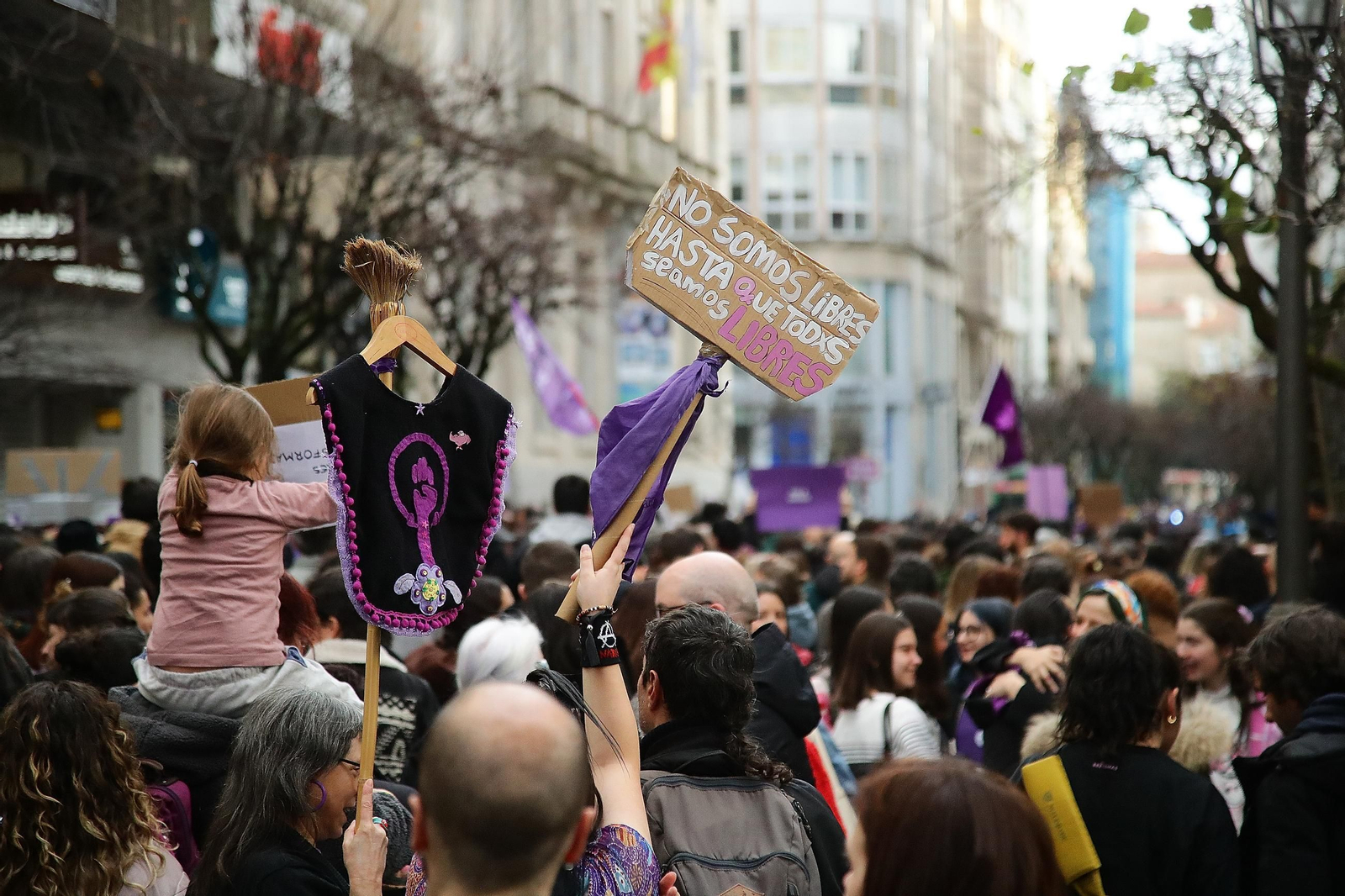 Galería |  Las mujeres salen a las calles de Ourense: feminismo y revolución