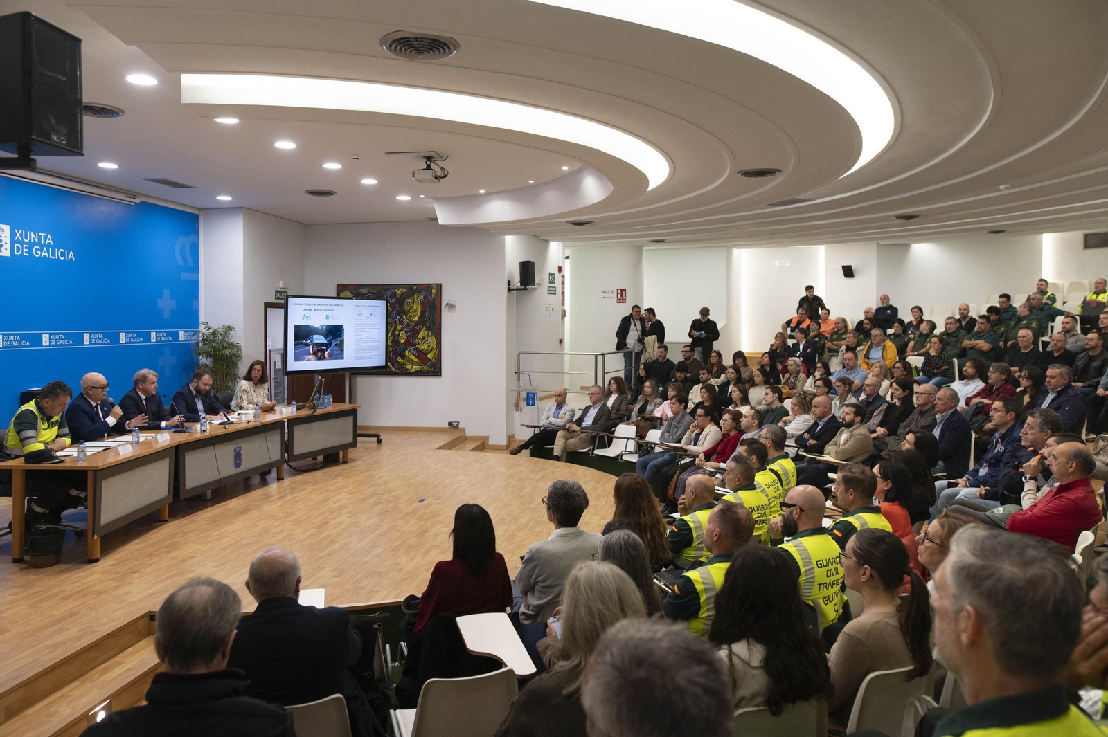 Asistentes a la jornada de siniestros con animales.