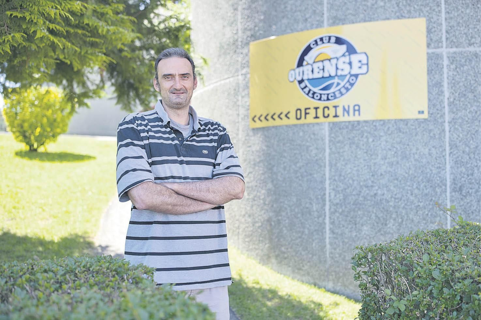 Sergio Pérez, ayer a las puertas de las oficinas del COB en el Pazo (ÓSCAR PINAL).