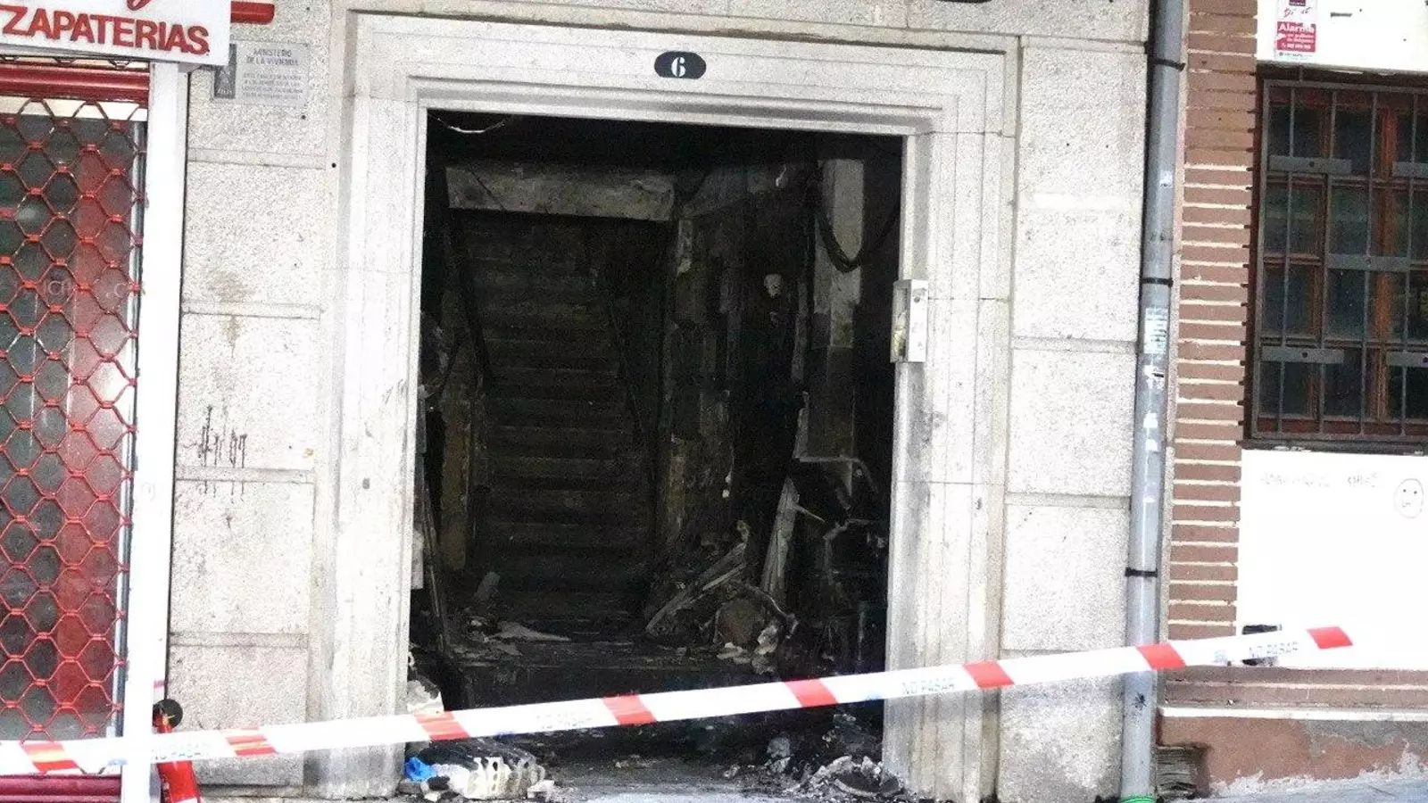 El edificio incendiado en Vigo.