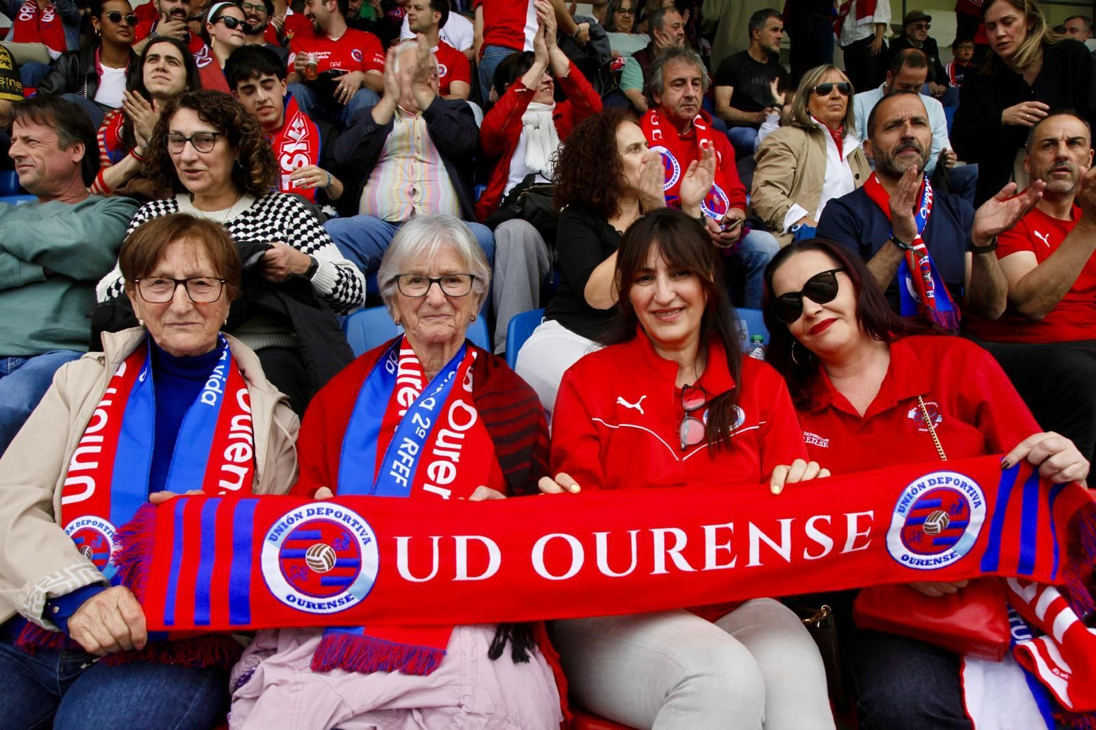 Galería | El Estadio de O Couto vibra con un partido para la historia de la UD Ourense