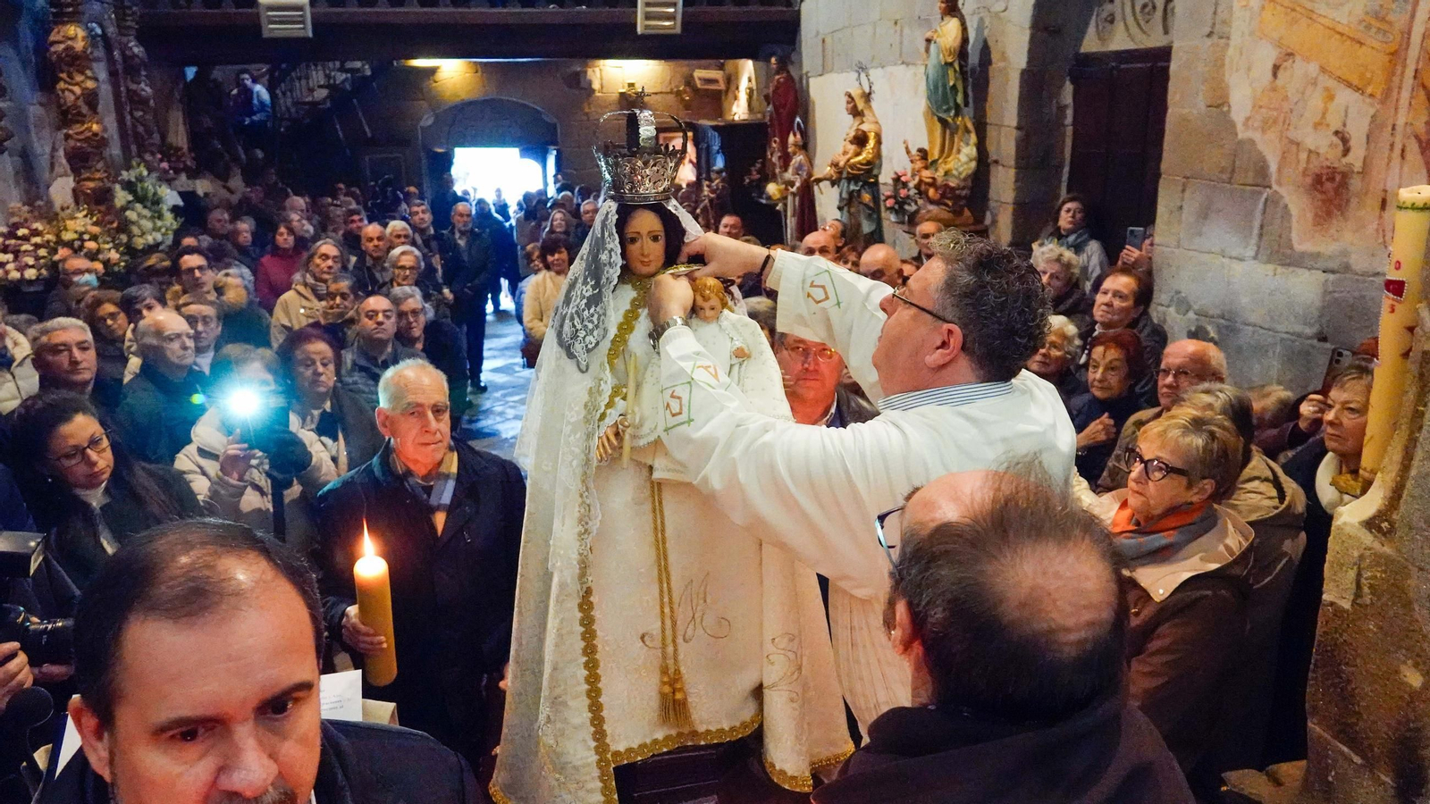 Galería | Vigo celebra As Candelas pese a la lluvia