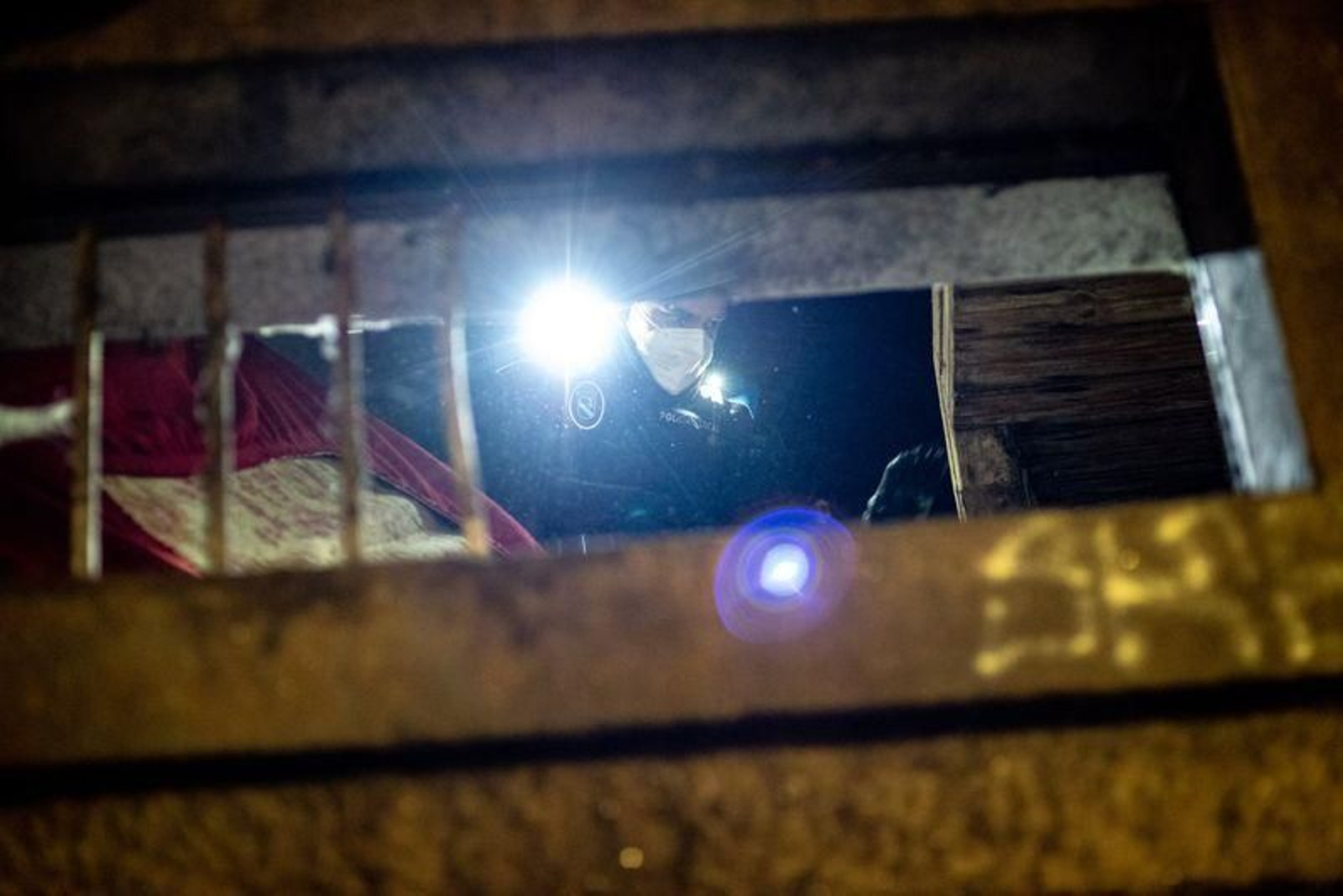 Operativo de rescate de un joven atrapado en un edificio en Ourense // FOTO: ÓSCAR PINAL