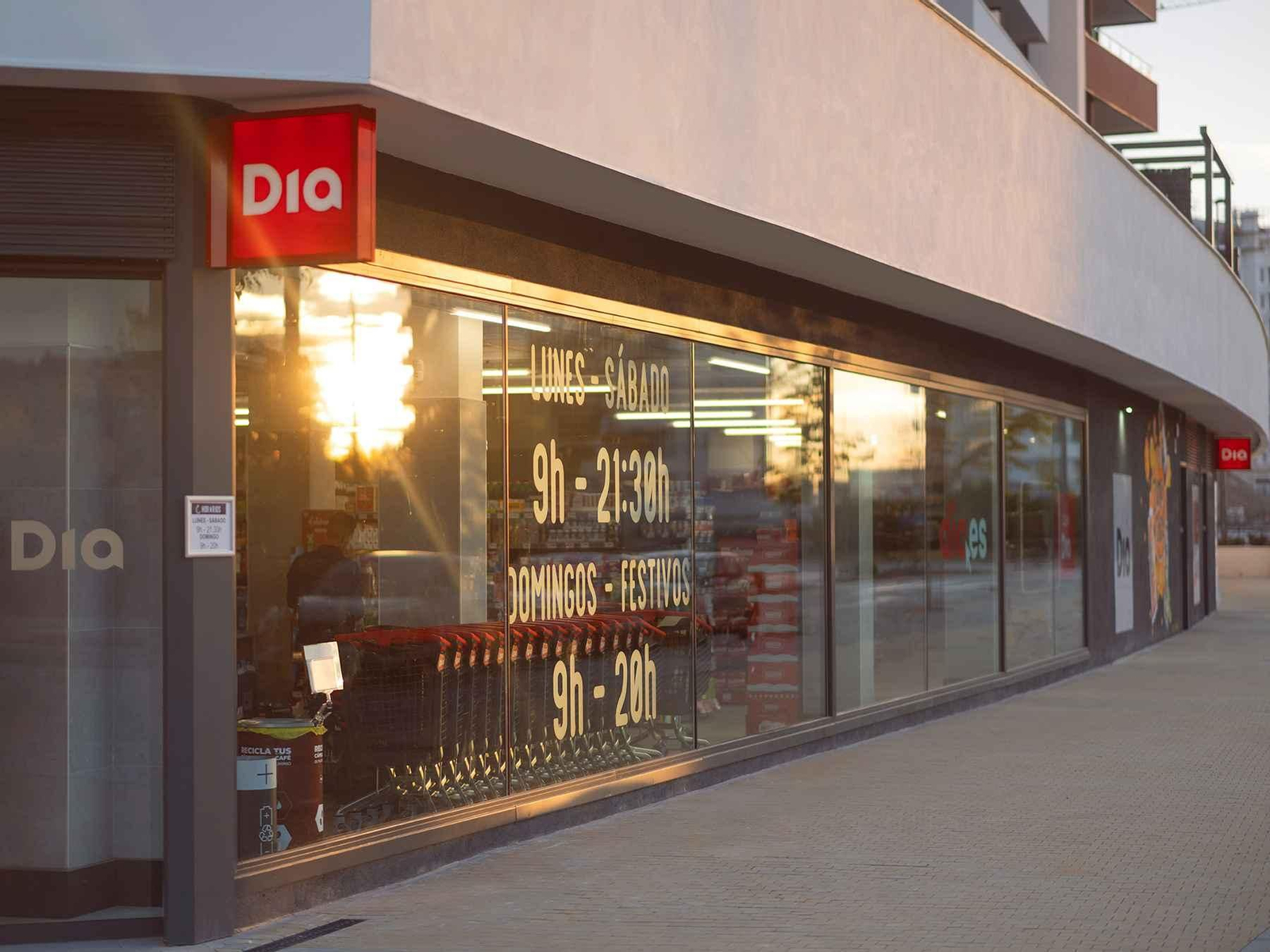 El histórico local de Zara en A Coruña se convertirá en un supermercado Dia.