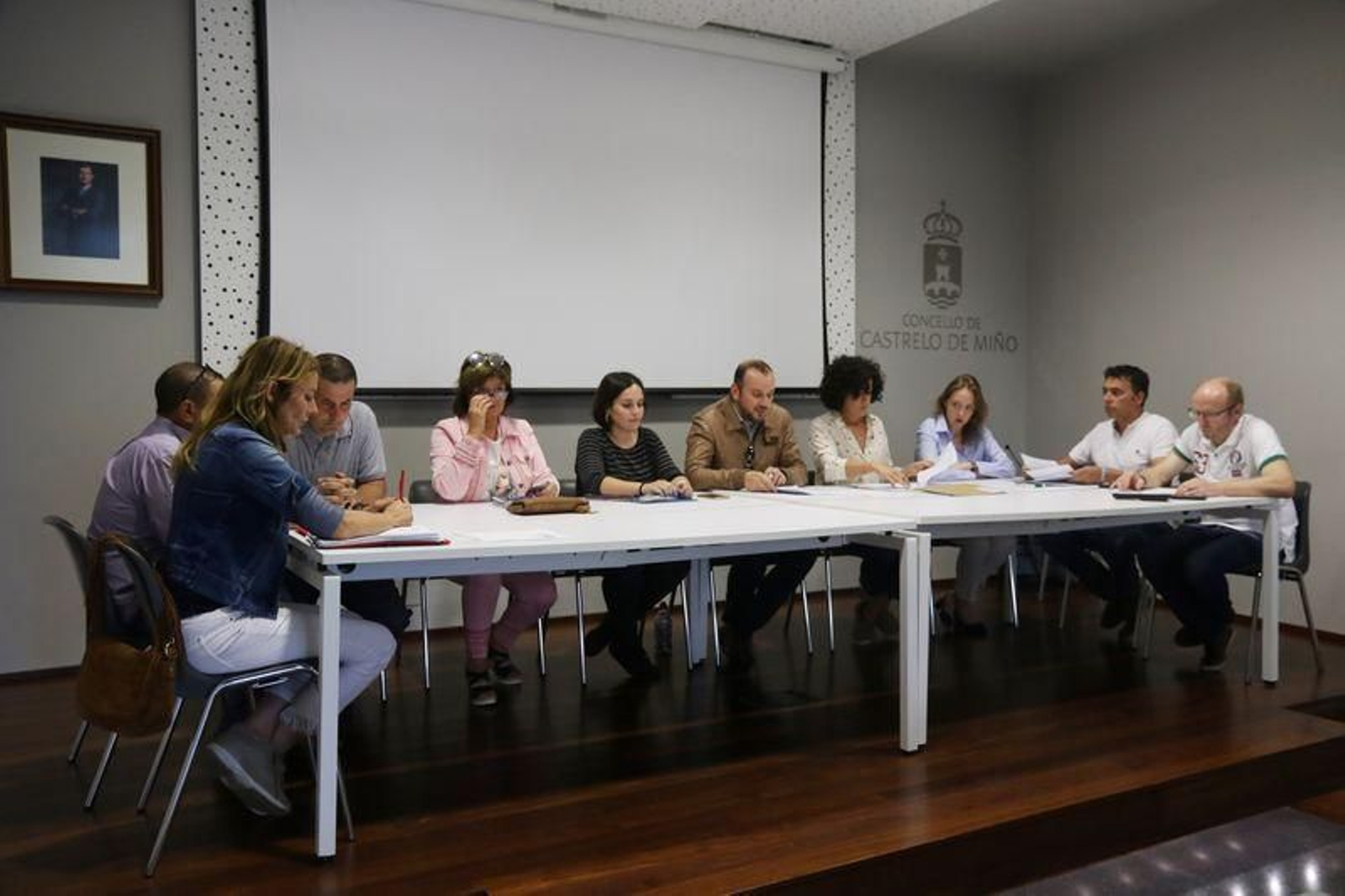 La Corporación municipal de Castrelo de Miño ( IVÁN DACAL).