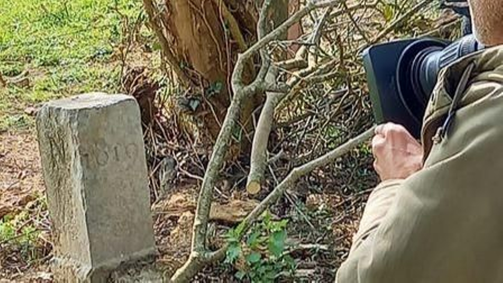 La piedra que señalaba la frontera entre ambos países (Facebook: David Lavaux).