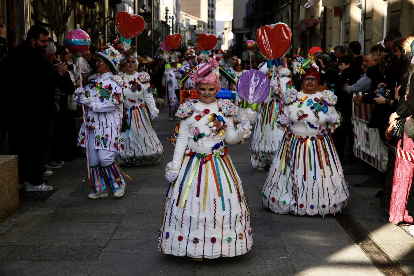 Galería | Celanova reúne 32 comparsas en su Piñata