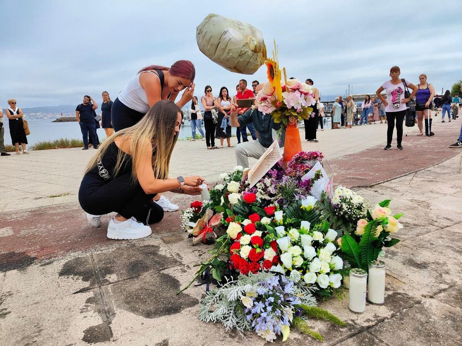 Homenaje al fallecido en Cangas el pasado viernes en un accidente automovilístico, Miguel Pereira.