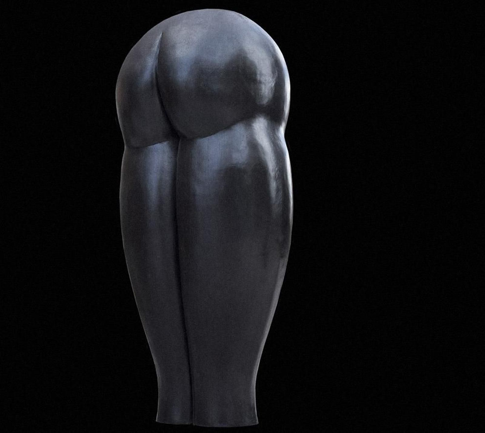 Culis monumentalibus (vulgo, culo monumental), lo tomó Úrculo de un artículo de Camilo José Cela, de 1977.