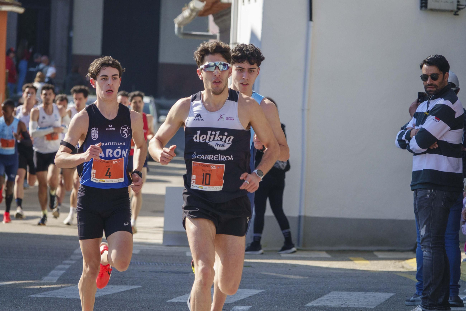 Galería | Pequeños y mayores se divierten en la 10K de Porriño