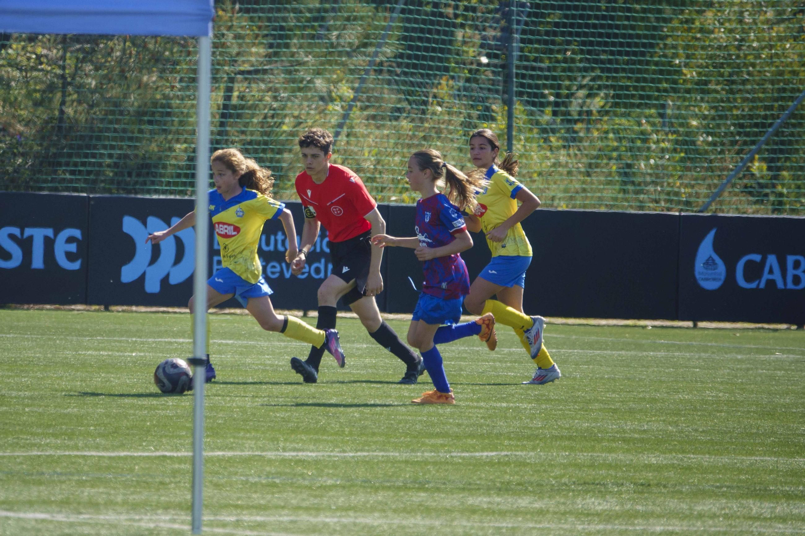 Galería | El fútbol femenino se cita en A Madroa para la II Copa Máis Enerxía