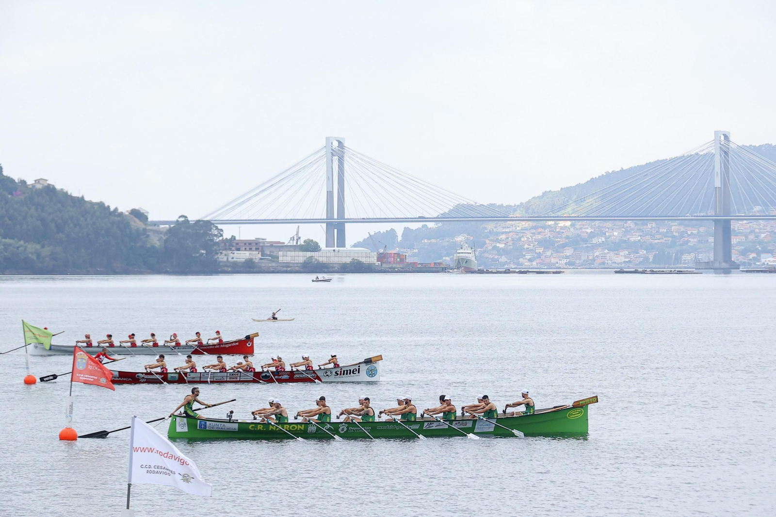 Galería | Emocionante bandera de traineras en Redondela