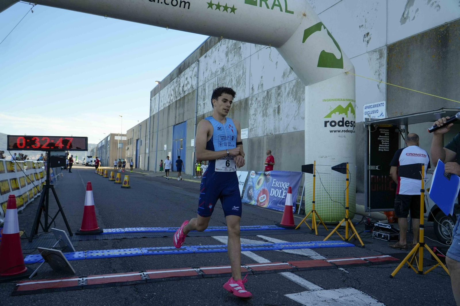 Galería | El puerto pesquero de Vigo acoge hasta cinco carreras organizadas por Carlos Adán