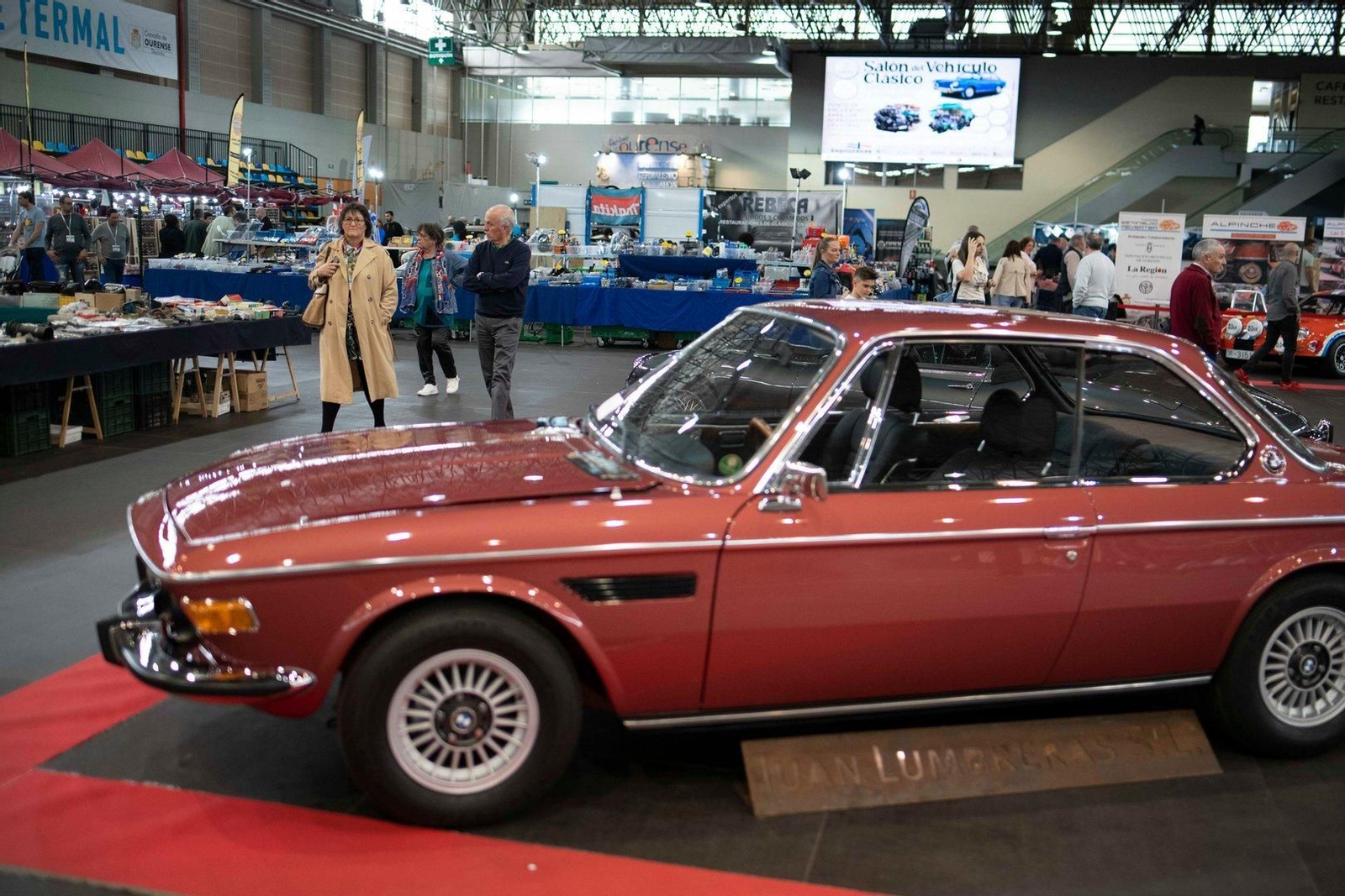 Foto de un BMW e9 2800.