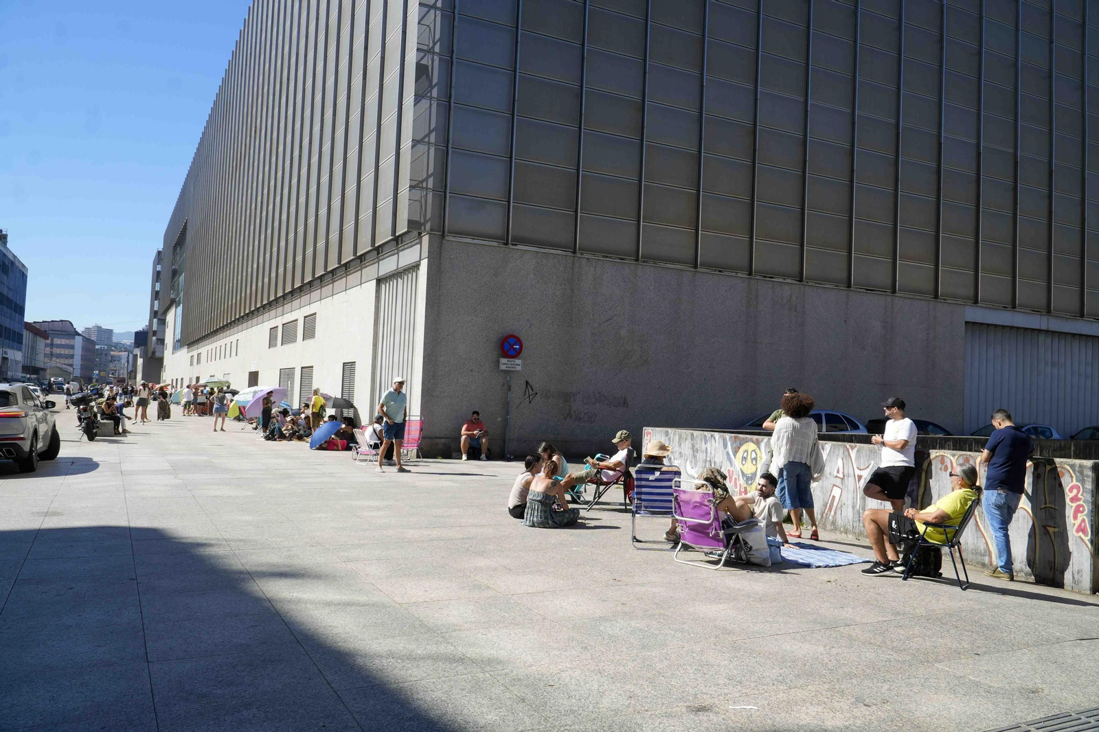 Galería | Infinitas colas por una entrada para Arde Bogatá en Vigo