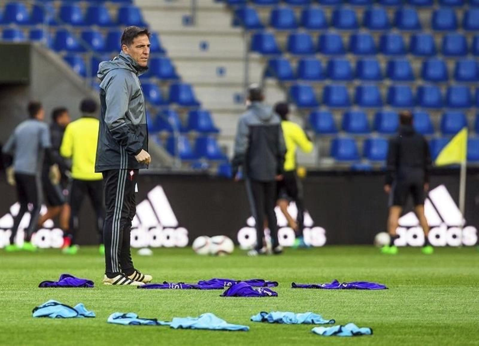 El entrenador argentino del Celta de Vigo, Eduardo Berizzo (i)