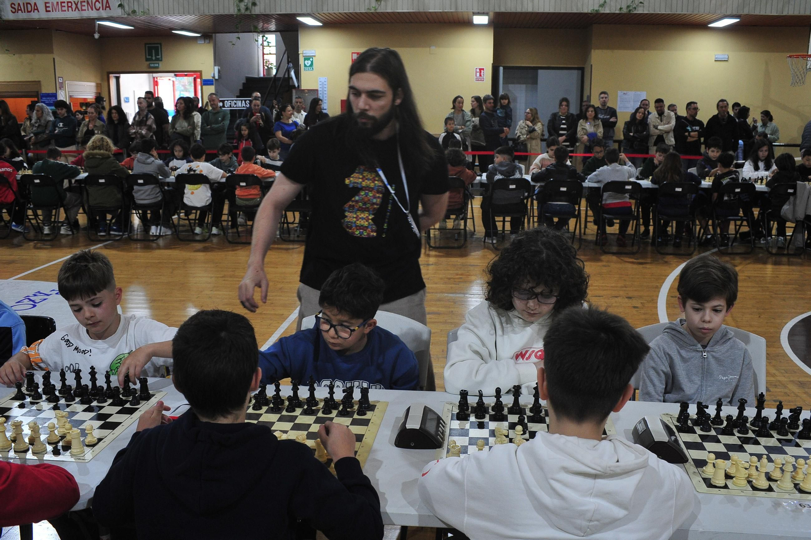 Galería | La final provincial escolar de ajedrez llena el Pazo, en imágenes