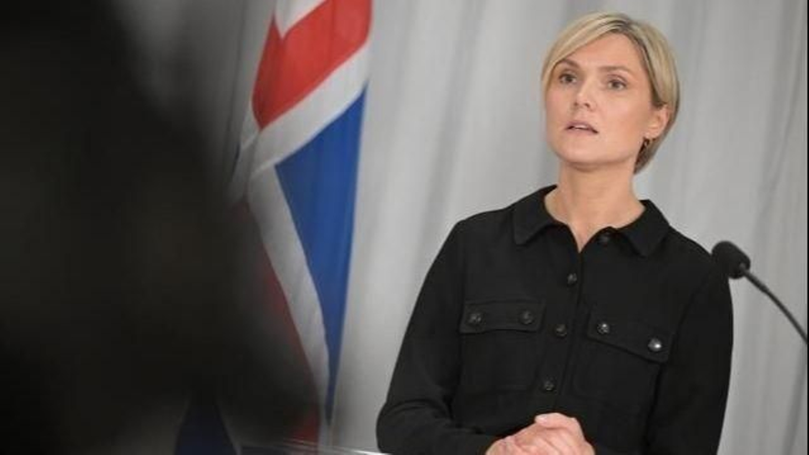 La primera ministra de Islandia, Kristrún Frostadóttir, en rueda de prensa desde Reikiavik, en una imagen de archivo.