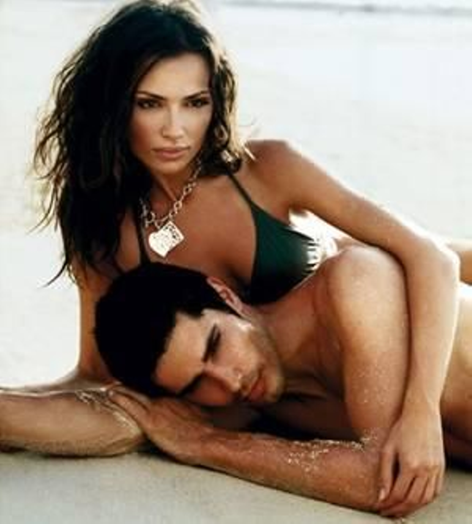 Los modelos Almudena Fernández y Cameron.