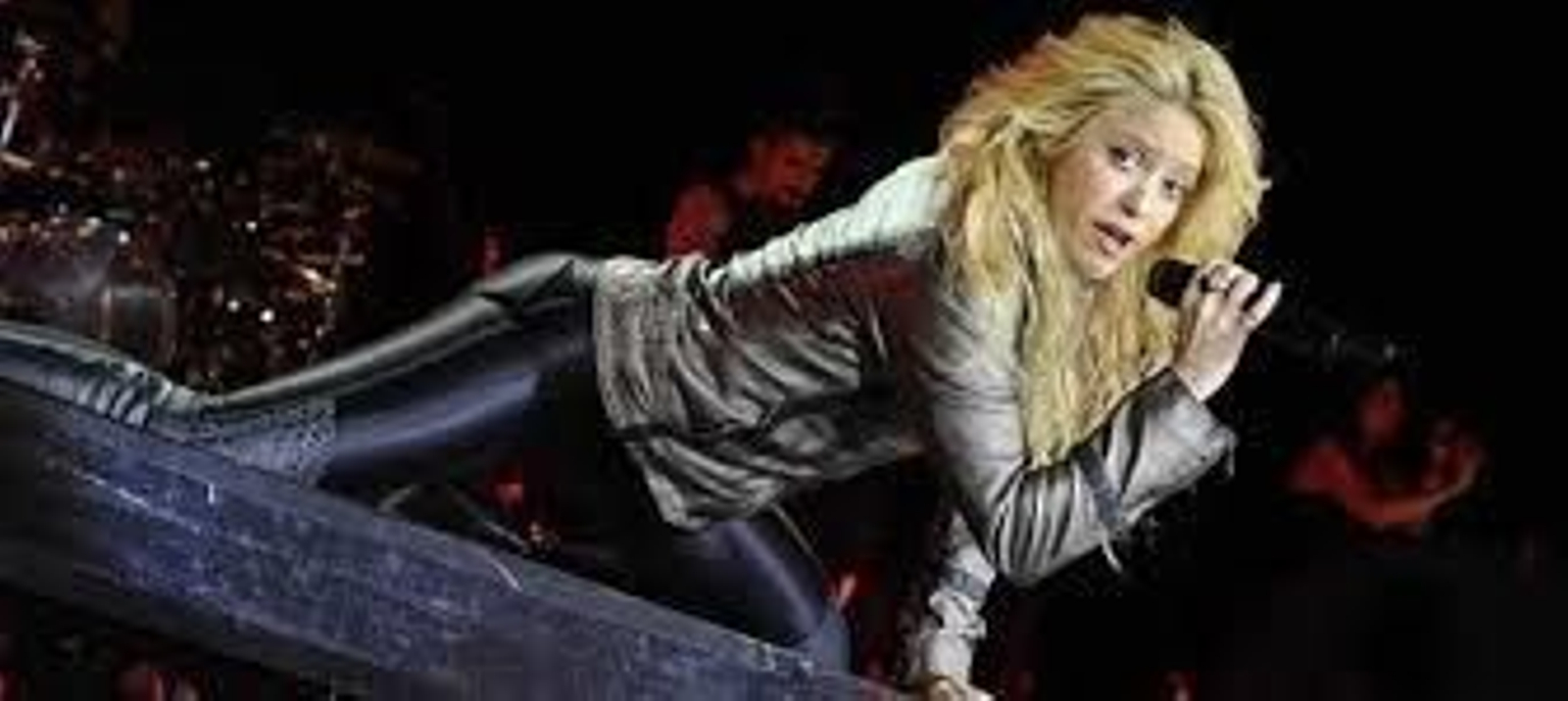 Shakira en uno de sus conciertos en El Calderón.