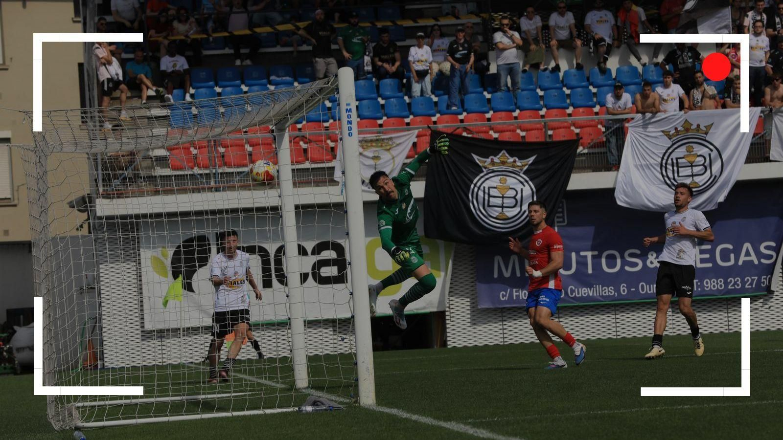 Momento del gol de Santi de Prado ante la UB Conquense.