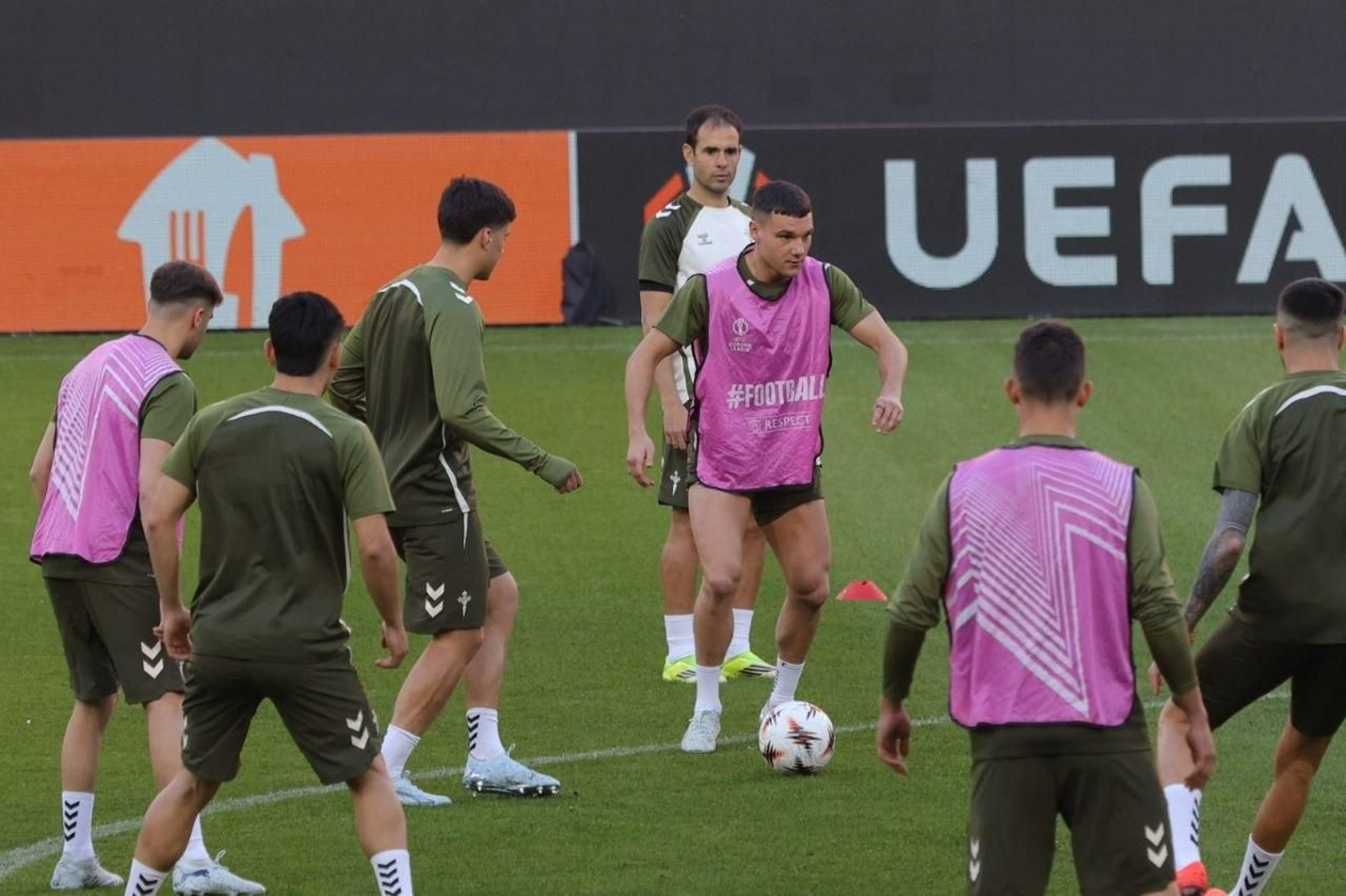 Galería | El Celta vive una intensa jornada en Friburgo antes del encuentro europeo