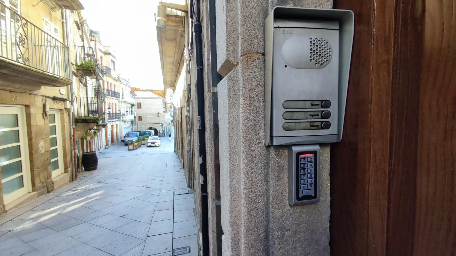 Viviendas turísticas en la Rúa Real, en el Casco Vello vigués