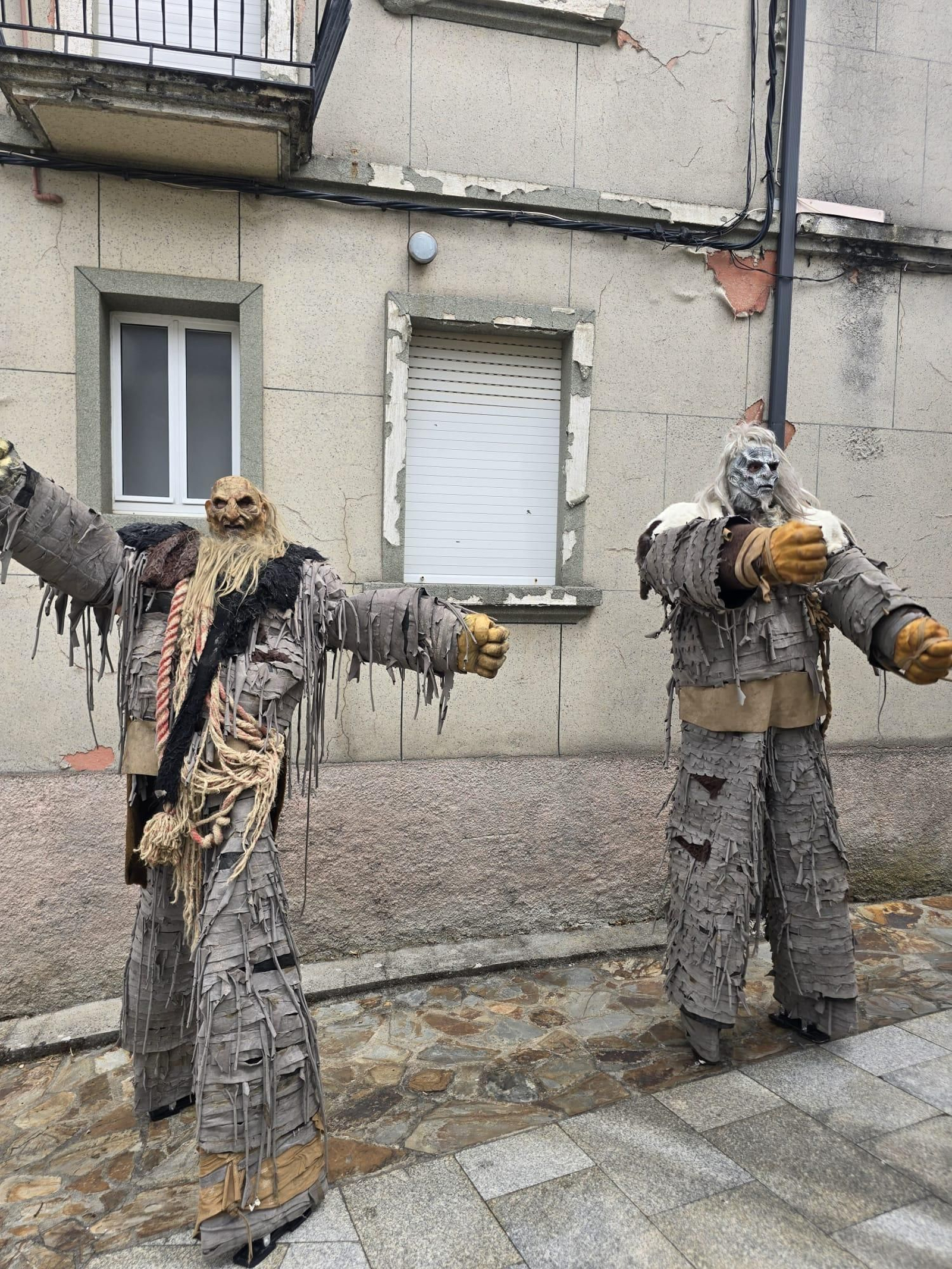 Galería | Manzaneda viaja al pasado con el éxito de su primera feria medieval