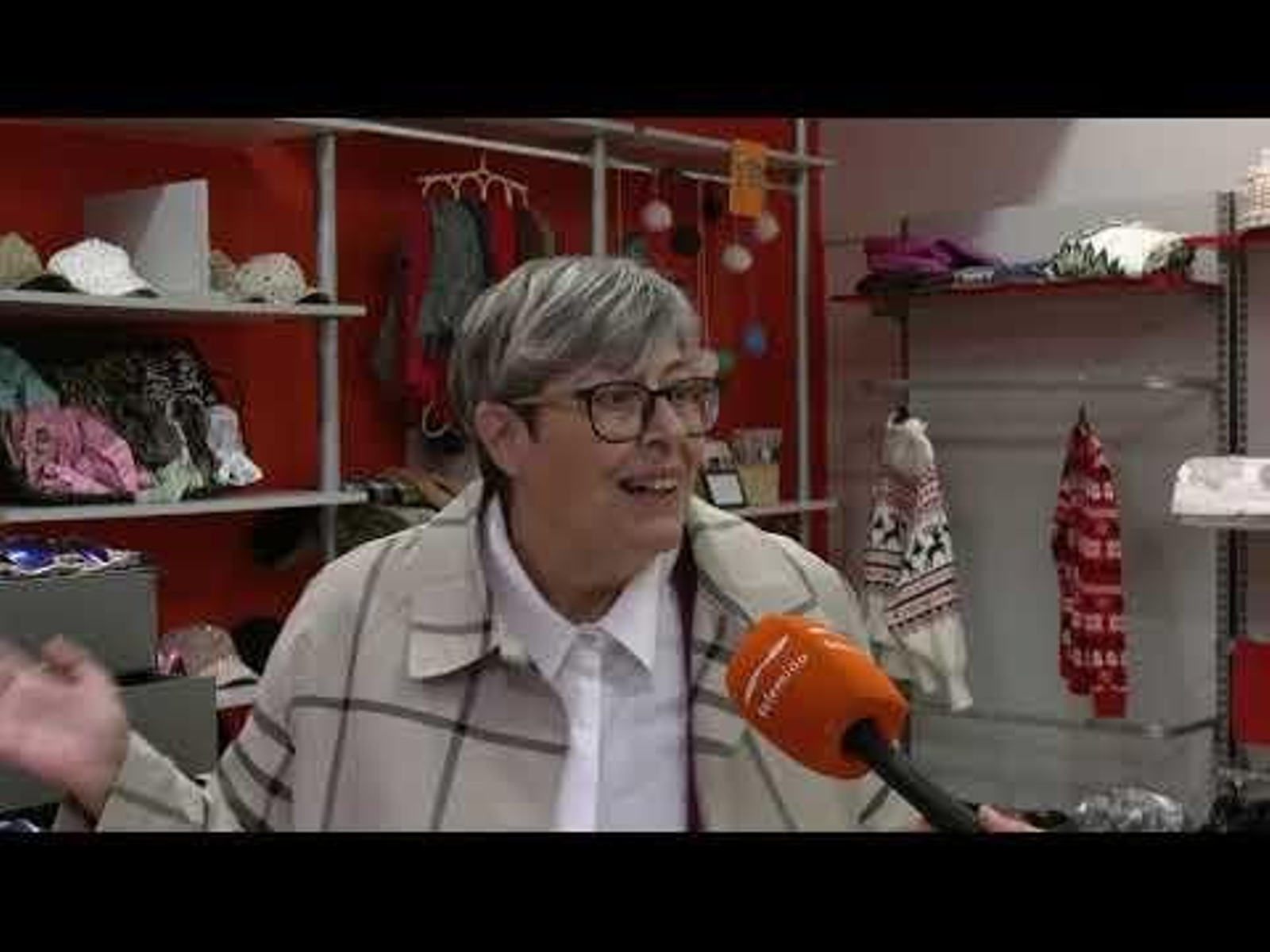 Inauguración del mercadillo navideño solidario Espacio con Corazón de Cáritas 18.12.24