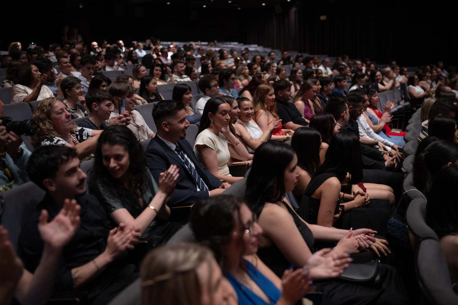 Galería |  Los alumnos del CIFP Portovello celebran su graduación