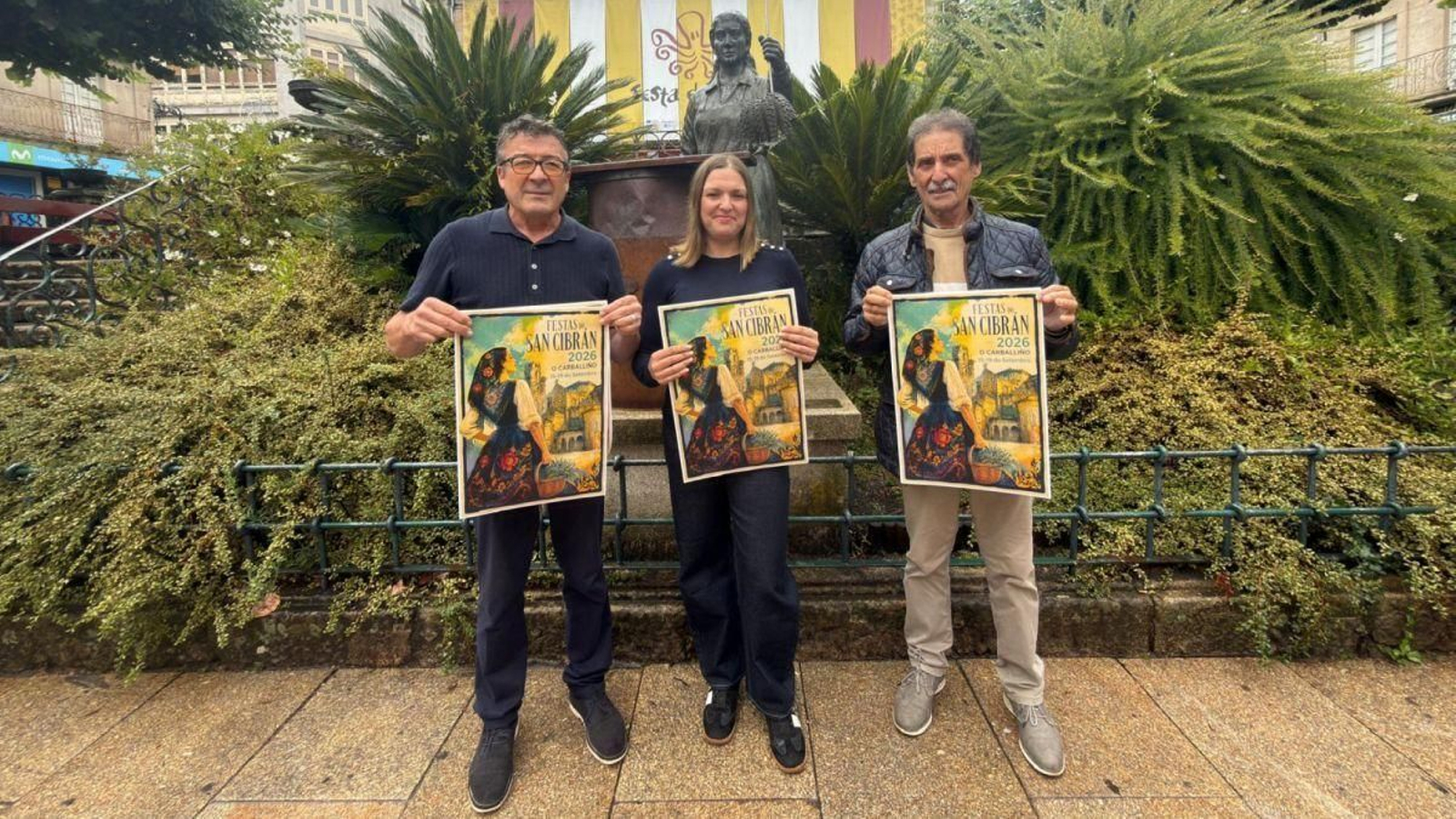 Miembros de la comisión de festas de San Cibrao en O Carballiño.