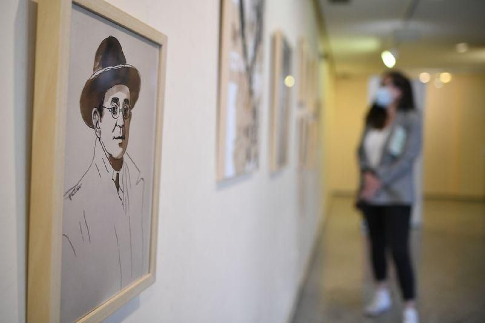 A Casa da Cultura de Xinzo acolle a exposición "Os rostros de Nós" // Foto: Xesús Fariñas