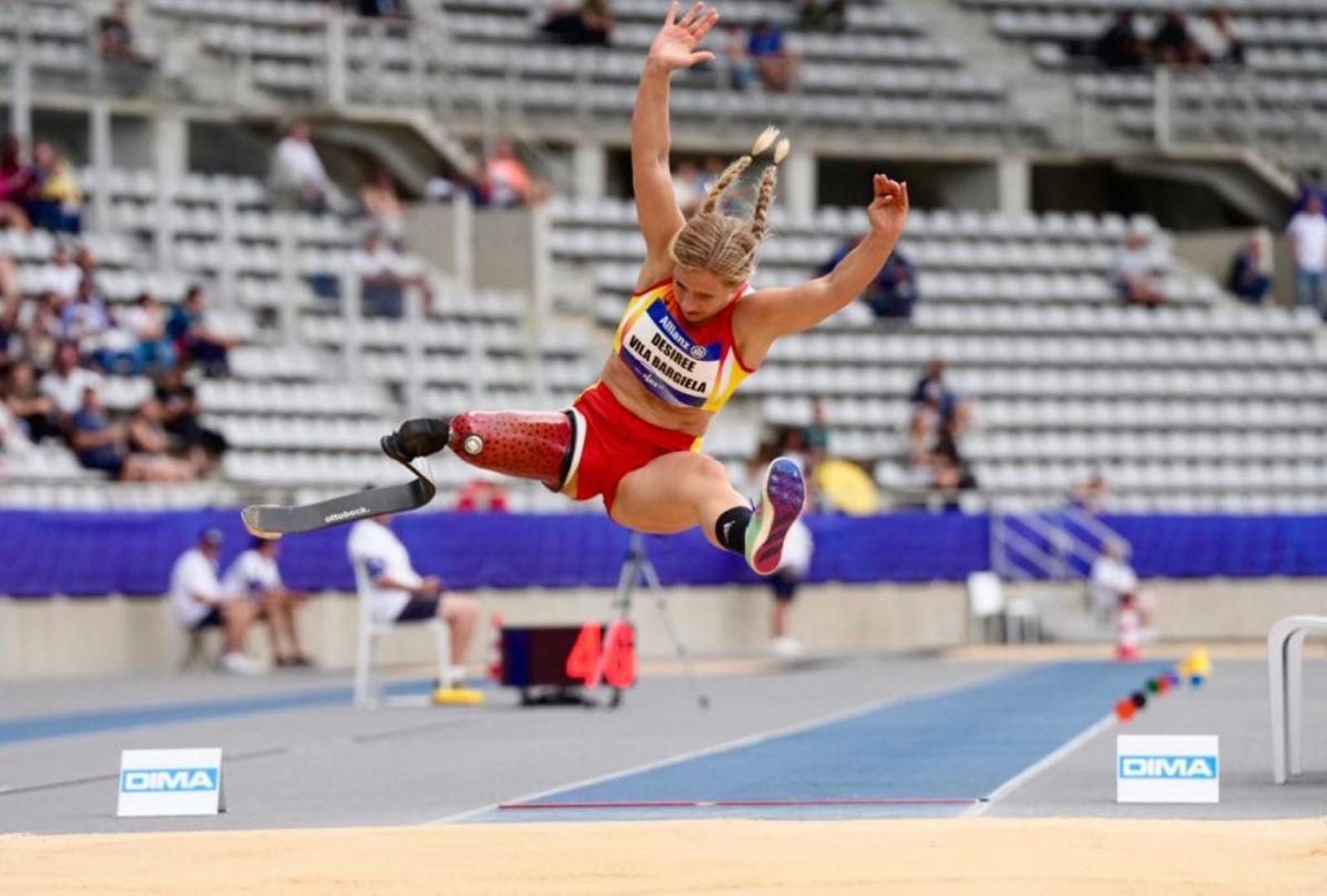 Desi Vila compitió ayer en la prueba de longitud del Mundial en París.