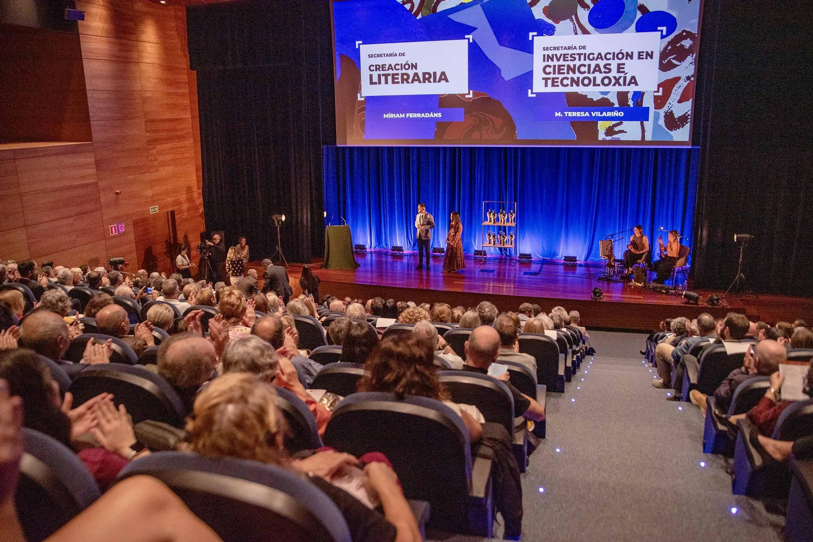 Galería | Vigo entrega los Premios da Crítica