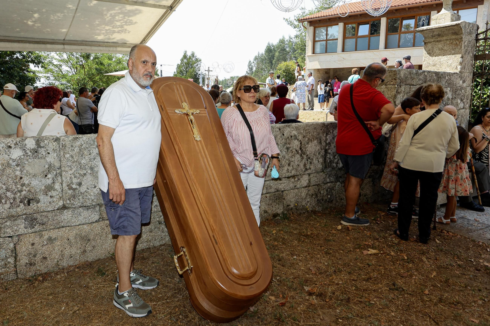 Galería | Ribarteme procesiona a Santa Marta sin "caixóns"