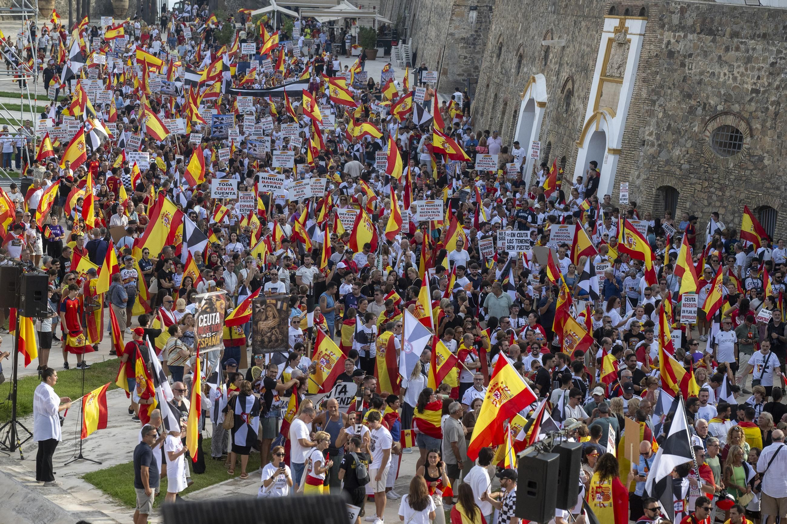 Concentración en Ceuta para protestar por la crisis migratoria con motivo de la celebración del Día de Ceuta.