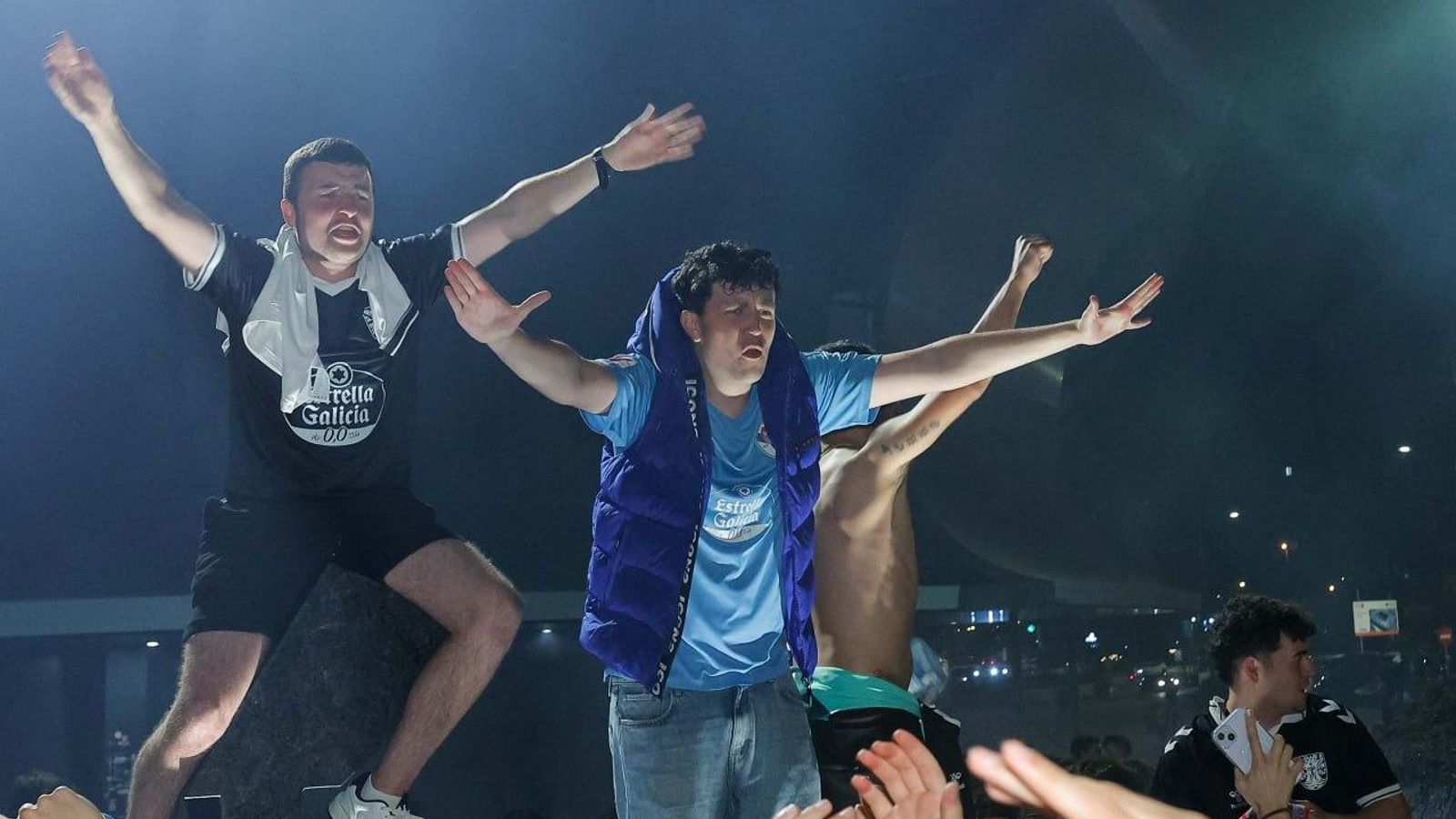 Galería | La afición celeste celebra el billete a Europa del Celta