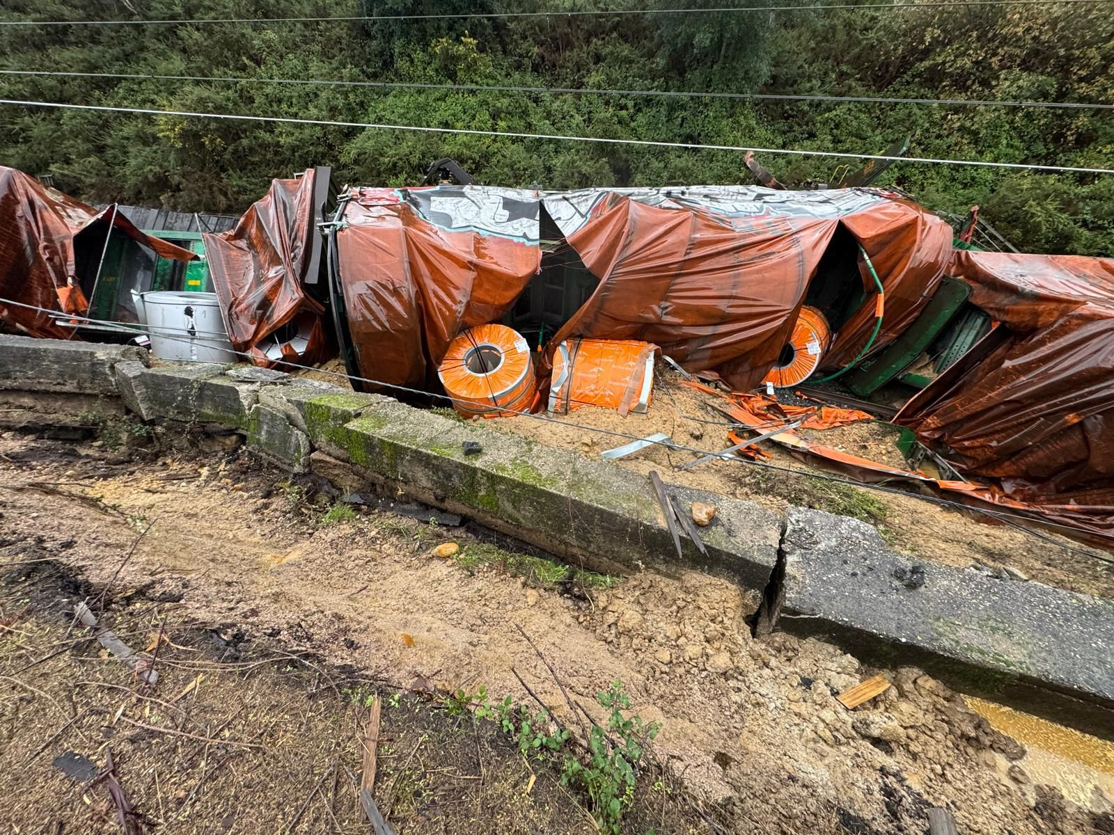 Galería | Descarrilamiento de un tren de mercancías en As Neves