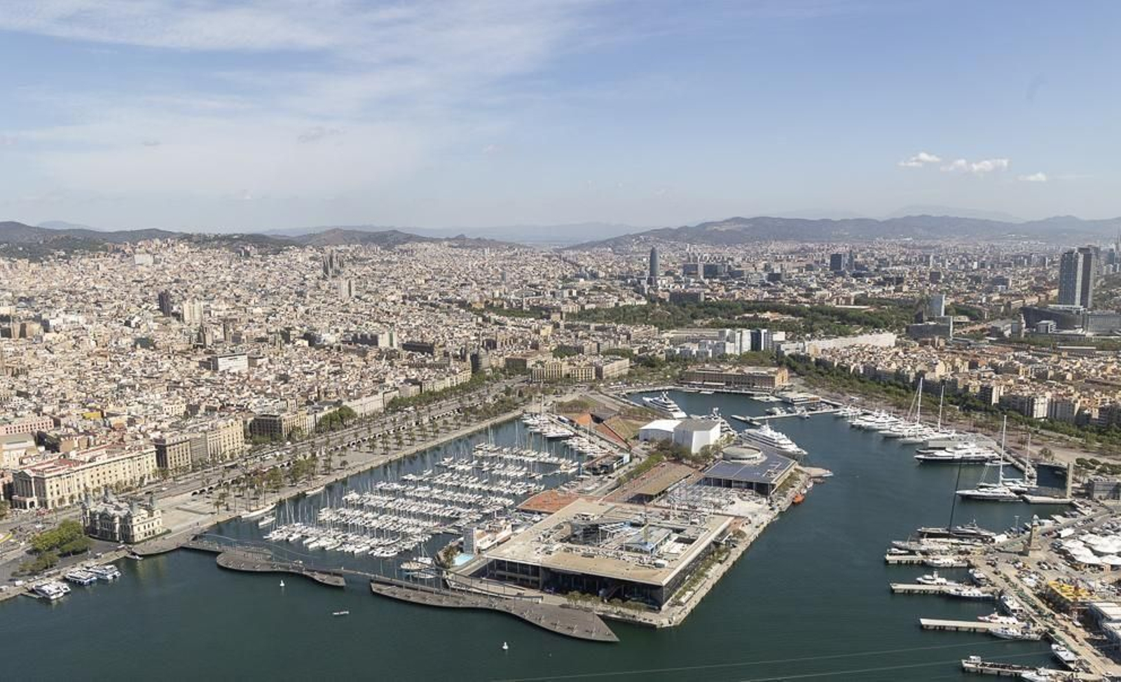 Marina del Port Vell, puerto para superyates en Barcelona