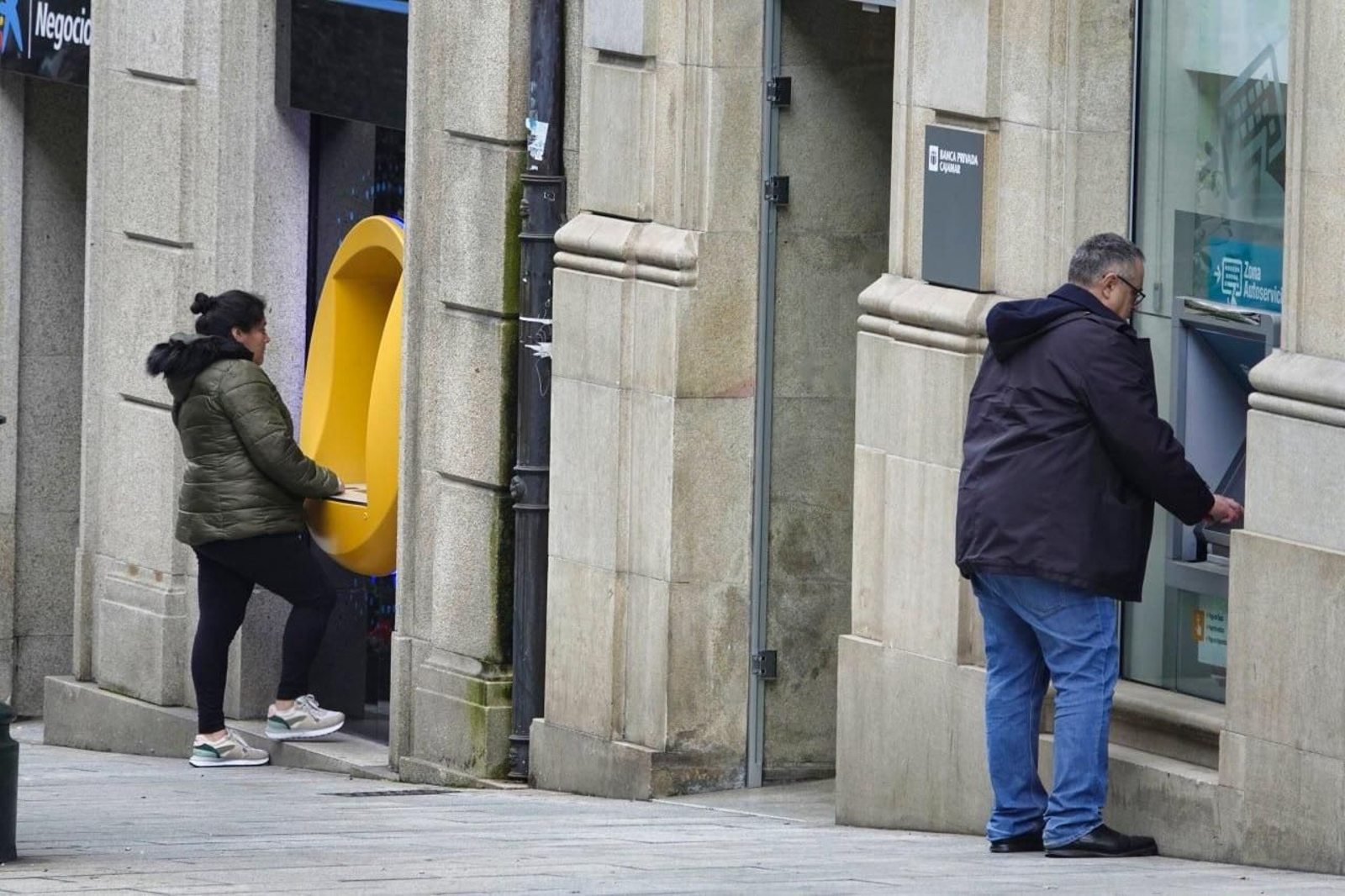 La brecha entre hombres y mujeres se acorta pero ellos siguen ganando más que ellas.
